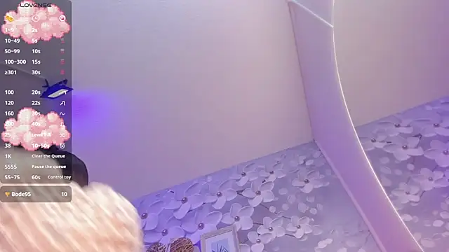 elodie_walker webcam