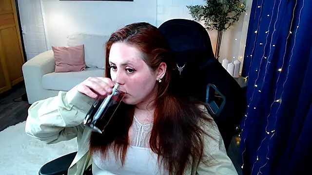 Hennessy_bunny webcam