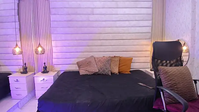 VictoriaaBlair webcam