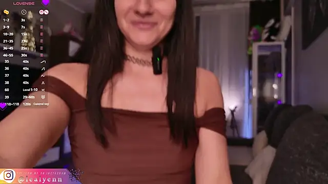 LeaLyenn's live cam