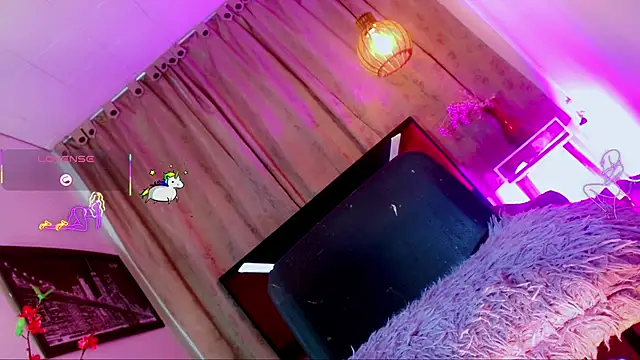 katha_Crawford webcam