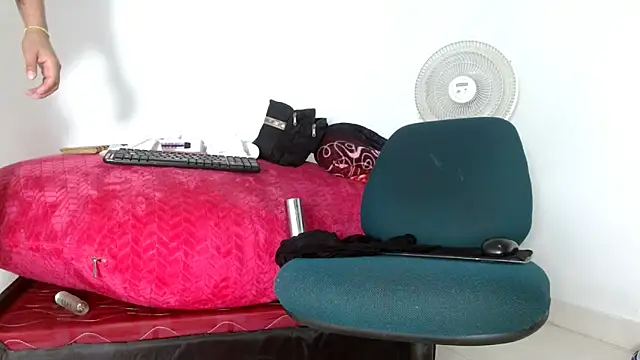 alejandrofoxnoir18 webcam