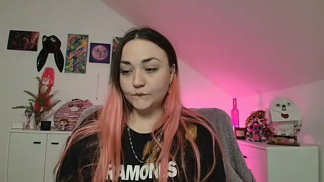 PinkHurricaneOfficial webcam