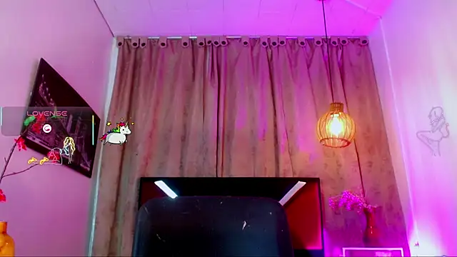 katha_Crawford webcam