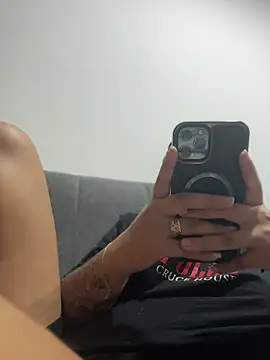 Pretty_Isadora webcam