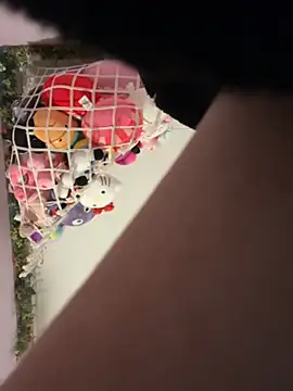 imawhorenslut19 webcam