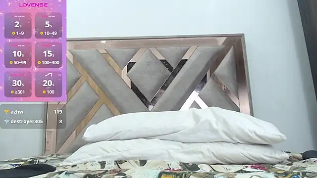 CorinaSmith28 webcam