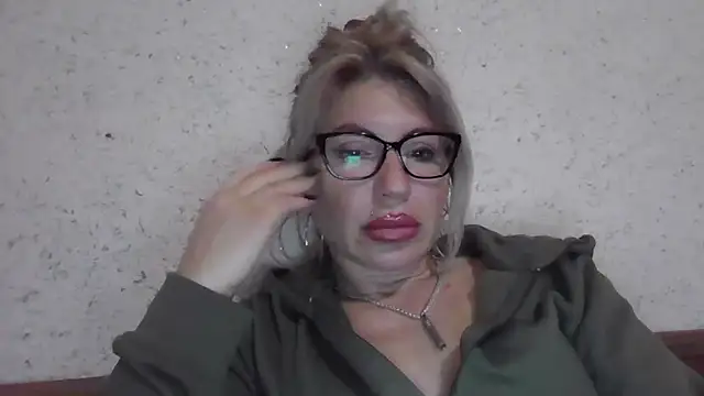 fox_red_lady7 webcam