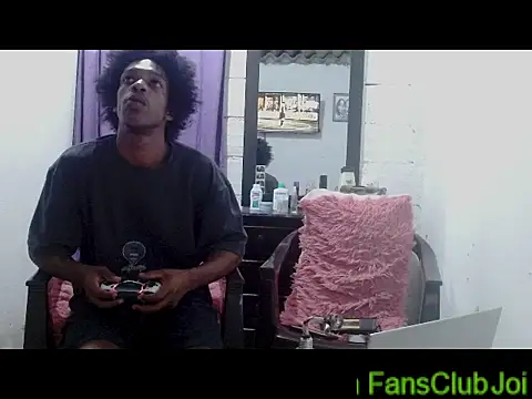 Larry-n-clouds webcam