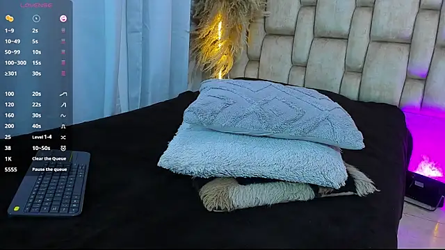 whitney_white_ webcam