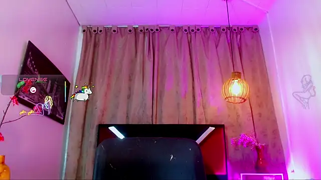 katha_Crawford webcam