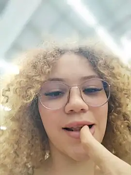 PrettySquirt-PibeV webcam