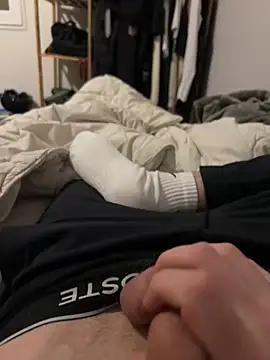 pignoufe (M twink) - J’enlève mon caleçon