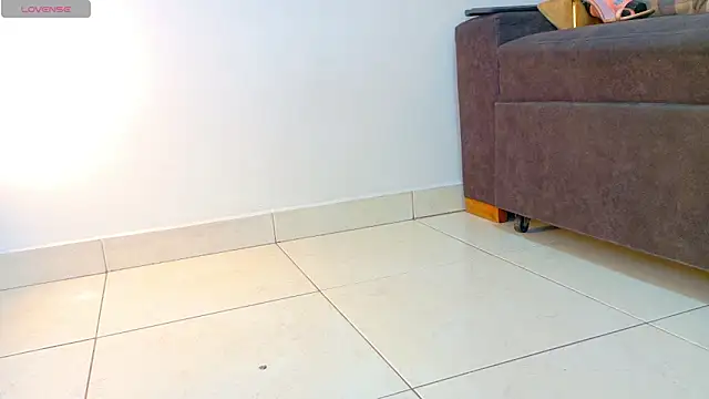 RiriiBrunette__ webcam