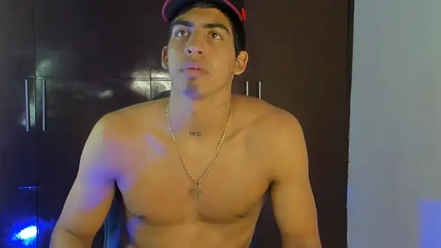 Milo_LatinBoy webcam