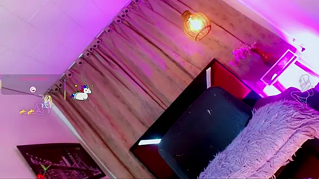 katha_Crawford webcam