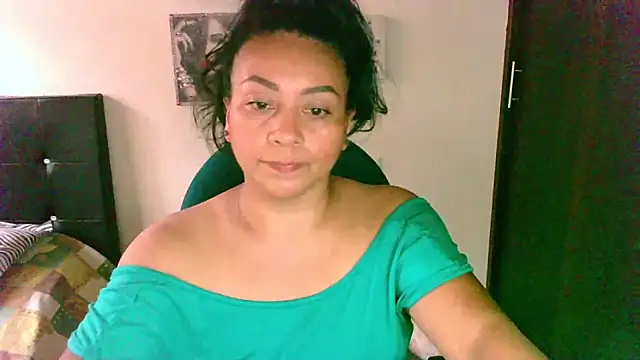 zaray_bella webcam