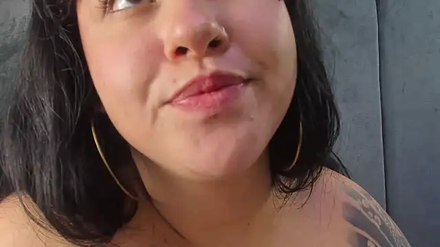 Victoria_Rossy webcam