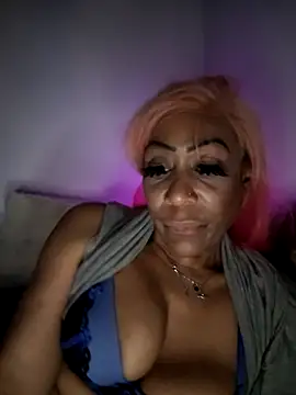 iamlalamilano webcam