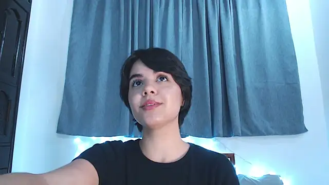 mia_collins_x webcam