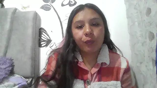 Charis_21 webcam