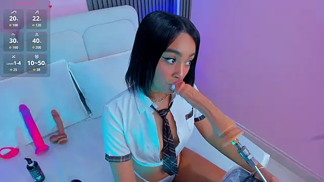 Clawdeen__wolf webcam