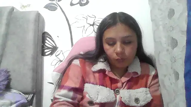 Charis_21 webcam