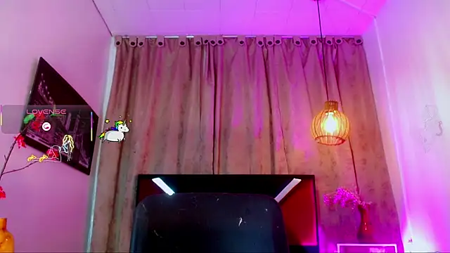 katha_Crawford webcam