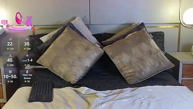 Lina_Montclair webcam