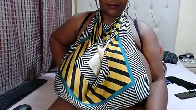 CHOCOLATEDARKBUSTYX live sex cam