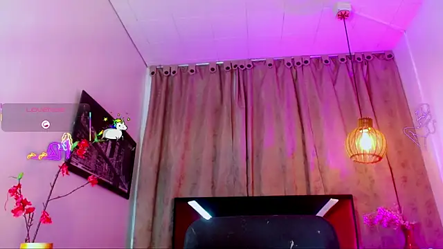 katha_Crawford webcam