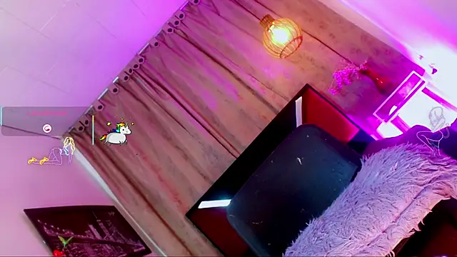 katha_Crawford webcam