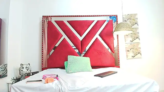 SaritaSpenser webcam