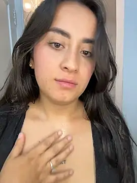 Antonella_Julieta webcam