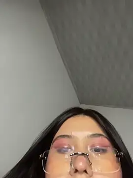 lunnamoretti - LunnaMoretti's free webcam - UK Sex Cams