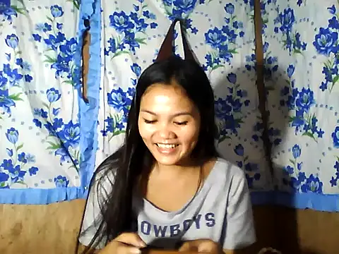 PinaySkinnyJust18 webcam