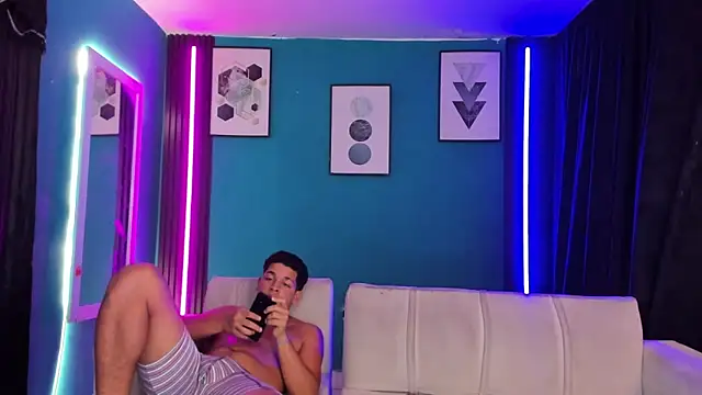 _HotWildwolves webcam