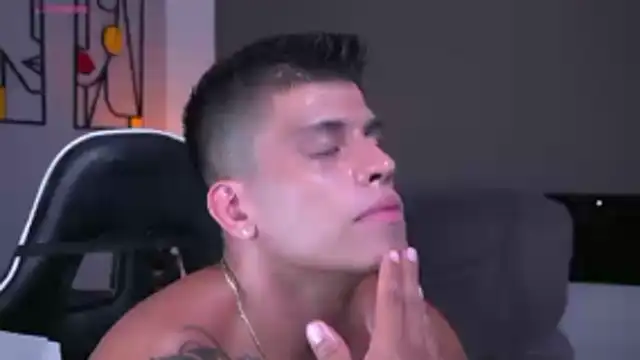 tyler_muscle1 webcam