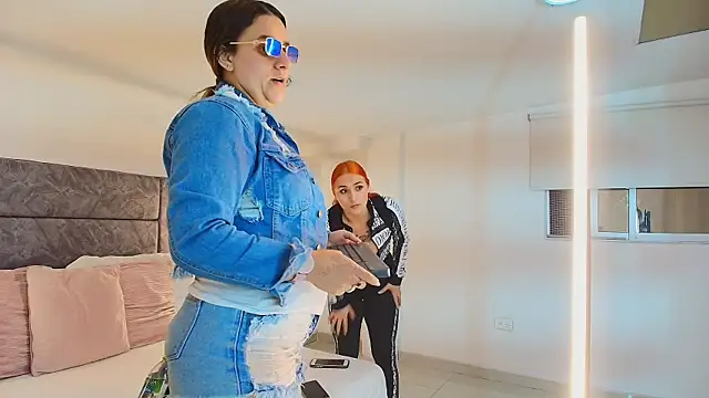 Dakota_Megan_69 webcam