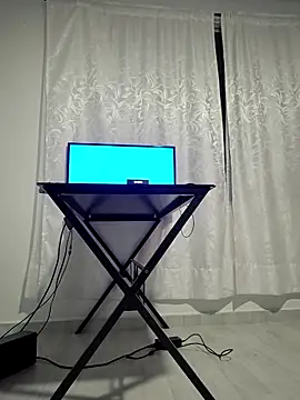 Natural_BIGASS_Nina webcam