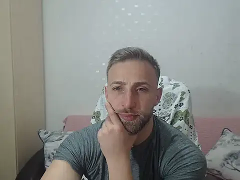 BlondEagleMuscle webcam