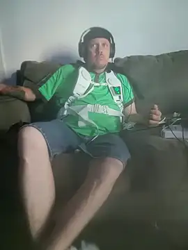 yourMasterisBored webcam