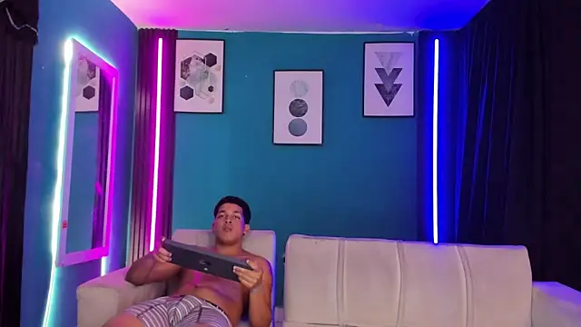 _HotWildwolves webcam