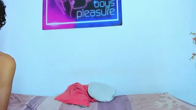Pleasure_boys_hot webcam
