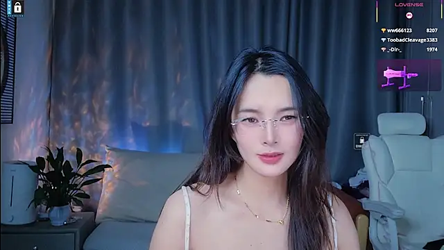 youth3_ (F young) - 倒半瓶风油精到骚穴