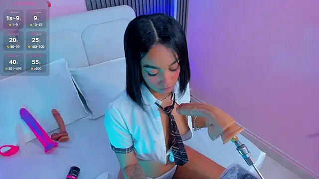 Clawdeen__wolf webcam