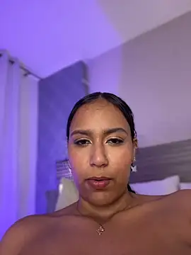 Webcam Model (MiilaBlake) is live