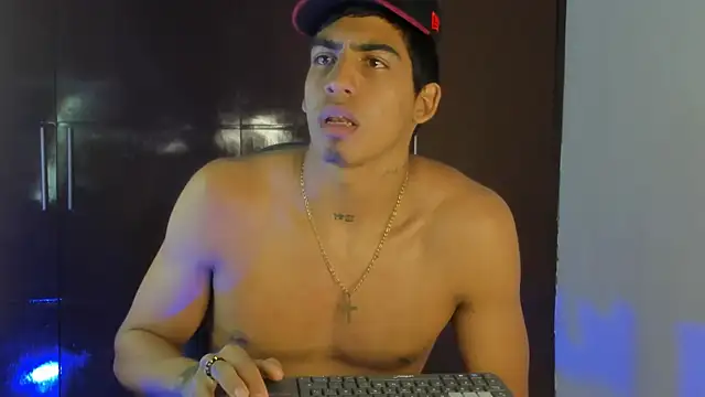 Milo_LatinBoy webcam