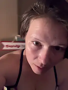 CUMFOREVERY1nTitTiES2 webcam