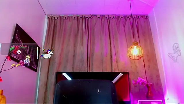 katha_Crawford webcam